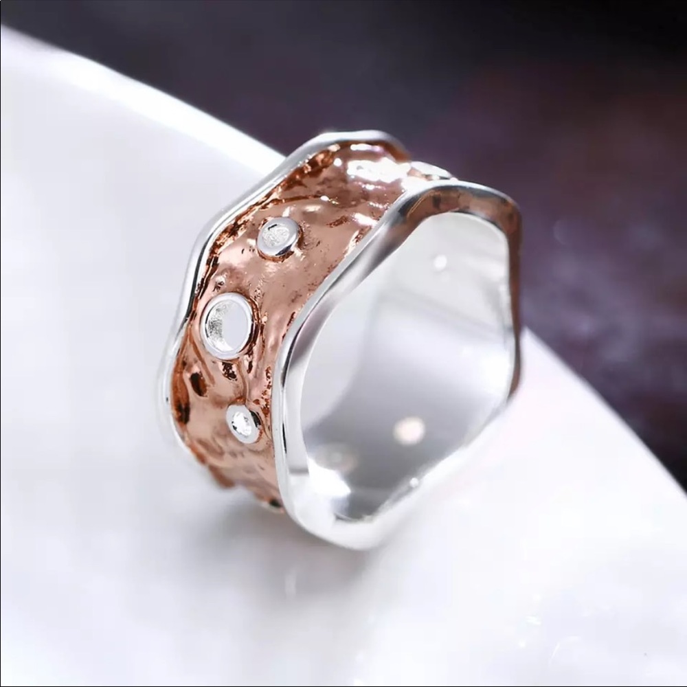 🔥🔥🔥Brand New Modern Ring🔥🔥🔥
